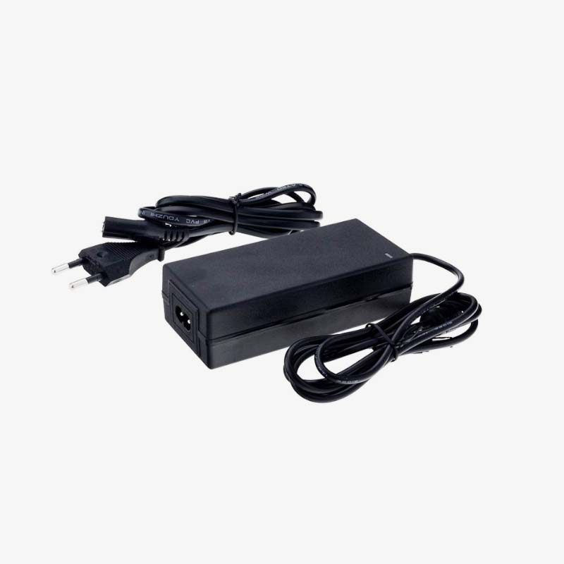 Plastično napajanje 60W 12V 5A s utikačem